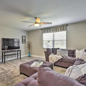  Apartment Coastal Minutes To Beach!