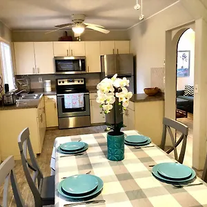  Apartment Downtown Near Siesta Key Beaches And Golfing